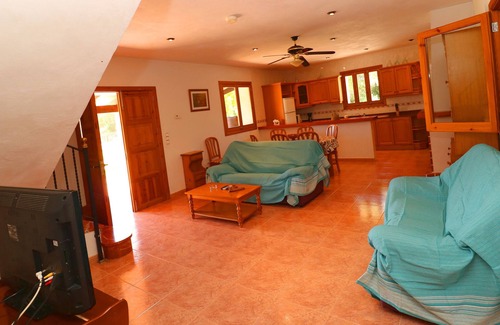 Campos Villa | Can Toni, Wi-fi, Pool, Garden, 15 Minutes From the beach Es Trenc