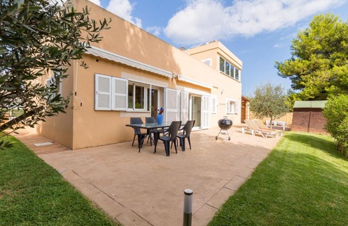Alcudia Ski Chalet | Can Vauma Lake