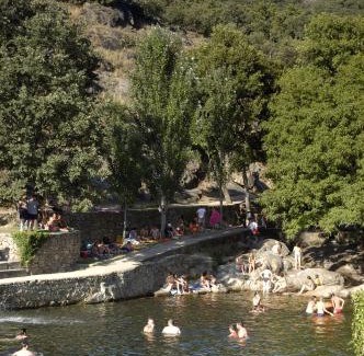Casas del Monte House | Casas Rurales Acebuche, OTOÑO MÁGICO en Valle del Ambroz