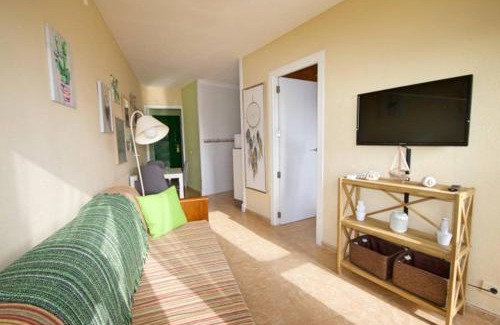 Playa del Ingles Apartment | Centrico apartamento 423 by CASAS COCODRILO