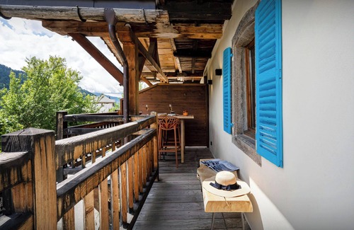 Saint-Nicolas-la-Chapelle Apartment | Chalet Belle Source B - Cosy stay for 6 - 12km from Megève - OVO Network