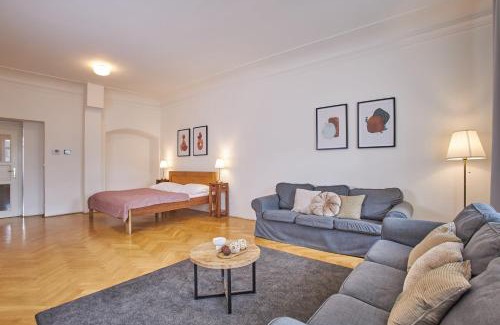 Mala Strana Apartment | Charles Bridge Suites