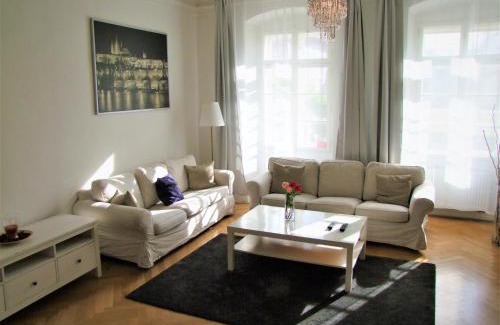 Mala Strana Apartment | Charles Bridge Suites