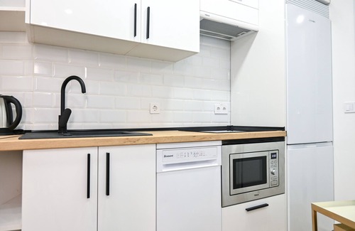Tetuan Apartment | Charming one-bedroom apartment in Madrid, close to the Tetuán metro GHR13