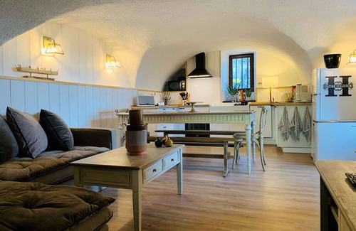 Sampzon House | Charming stone house with garden, WiFi, for 6 people - South Ardèche