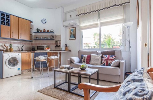 Alfalfa Apartment | Chic & bright - Wifi/AC - Elegant apt. in El Salvador 1 BR!