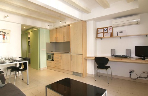 Gothic Quarter Apartment | CLASSBEDROOM GOTHIC LAS RAMBLAS 3