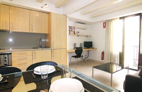 Gothic Quarter Apartment | CLASSBEDROOM GOTHIC LAS RAMBLAS 3