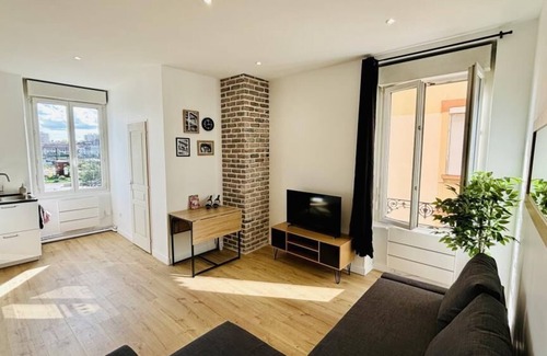 Saulaie - Claveliere Apartment | Comfortable modern T2 near metro