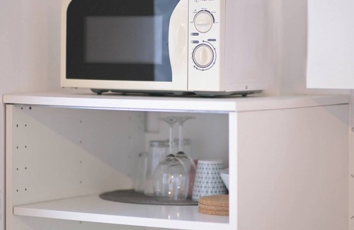 Mulhouse Apartment | Cosy, comfortable studio close to town center and transport (4)