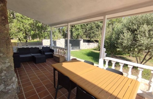 La Adrada House | Country House 'Los Pinos' with Mountain View, Private Pool and Wi-Fi
