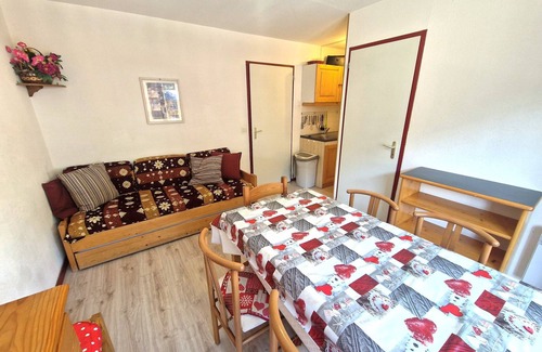 Valfrejus Apartment | Cozy 4-6 Person Apartment in Central Location with Easy Access to Slopes and Ski Facilities