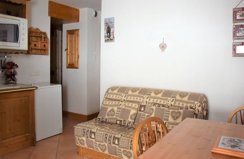 Pralognan-la-Vanoise Apartment | Cozy apartment near slopes, balcony, pets allowed
