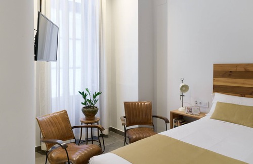 El Cabanyal Apartment | Elegant studio on the seafront of Valencia