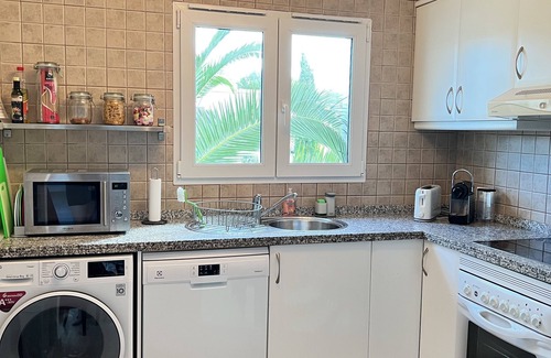 Pedreguer Villa | Fabulous Villa with Private Pool, Free Wi-fi, Full Air Con, Large TV