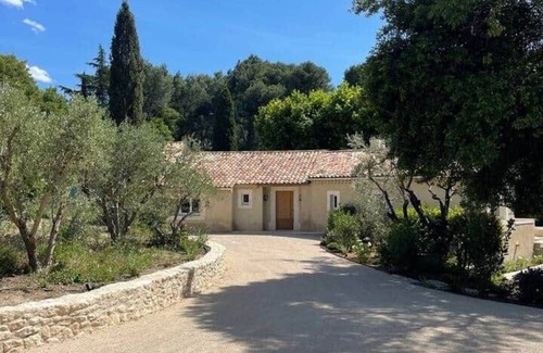 Saint-Etienne-du-Gres House | Farmhouse in a renowned Alpilles vineyard