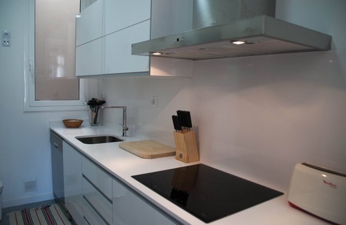 Dreta de l'Eixample Apartment | Few minutes walking Familia, Paseo De Gracia.Wifi. Minimum stay 31 nights