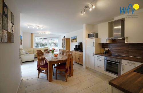 Borkum House | Four separate bedrooms, balcony and terrace with garden!