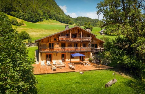 Saint-Nicolas-la-Chapelle Ski Chalet | 250 m² Chalet ∙ 5 bedrooms ∙ 10 guests