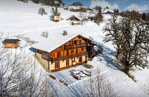 Saint-Nicolas-la-Chapelle Ski Chalet | 250 m² Chalet ∙ 5 bedrooms ∙ 10 guests