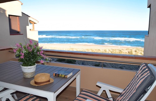 Pals Apartment | Frontline apartment with garden and pool. Parking . Capacity 4 Persons. WIFI