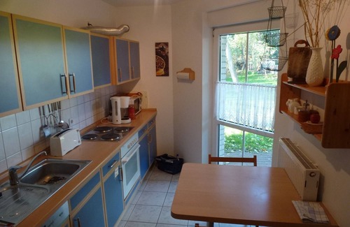 Zinnowitz Apartment | Holiday Home with Garden, pets allowed