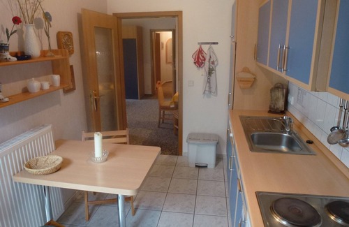 Zinnowitz Apartment | Holiday Home with Garden, pets allowed