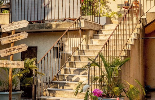 Carpentras House | Holiday Home 'Beau Domaine 45 Couchages' with Private Pool, Private Terrace and Wi-Fi