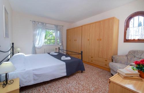 La Nucia House | Holiday Home De las Rosas by Interhome