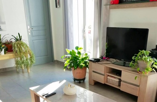 Sernhac House | Homerez - Amazing house for 7 ppl. with garden and terrace at Sernhac