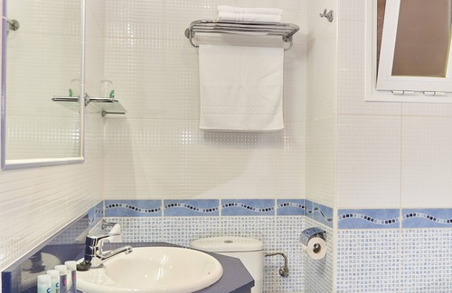 Sant Ferran de ses Roques Hostel | Hostal Illes Pitiüses