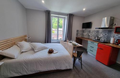 Hauterives Apartment | La Maison Lourégo Tournesol