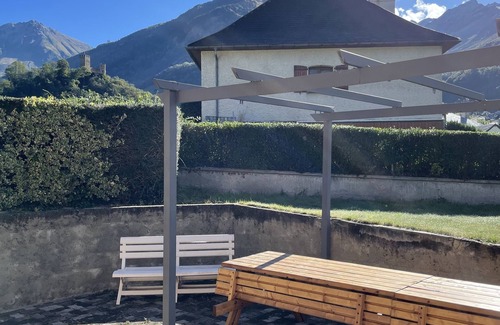 Esquieze-Sere House | Location Tout Confort 8 Personnes Dans les Pyrénéées