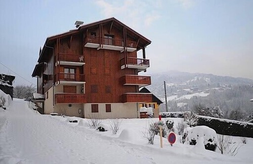 Saint-Gervais-les-Bains Apartment | Lovely well equipped Chalet Apartment in St Gervais Les Bains. Sleeps up to 6