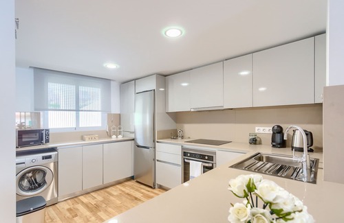 Altea Apartment | Modern apartment up to 5pp, WiFi, A/A, Parking, bike station, pool & balcony