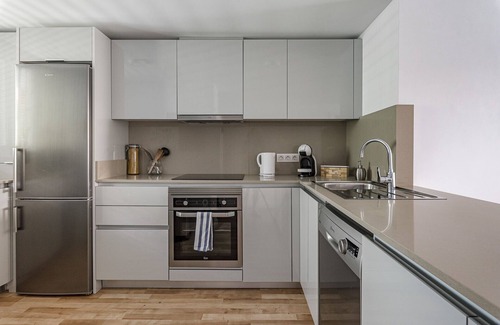 Altea Apartment | Modern apartment up to 5pp, WiFi, A/A, Parking, bike station, pool & balcony