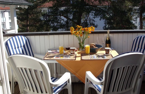 Binz Apartment | Modern, quiet apartment close to the beach on the outskirts of Binz with balcony