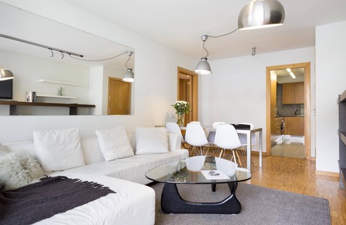 Sant Gervasi Apartment | My Space Barcelona: Apartment Building in Sarrià/Sant Gervasin
