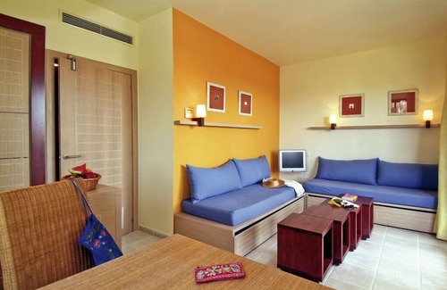 Bonmont Terres Noves Apartment | Nice apartment with airconditioning, 200 m. from golfcourse