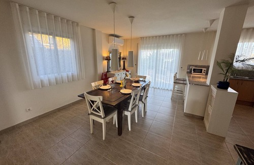 Pals Villa | Pinamar 2 - Pool, A/C and near the beach
