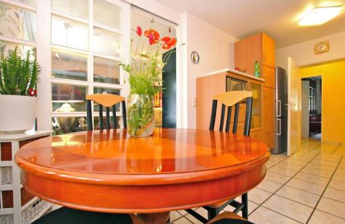 Region Hannover District House | Private Rooms Laatzen