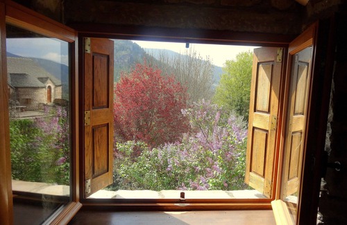 Cantobre House | Restored 17th century sheepfold with large grounds and private pool