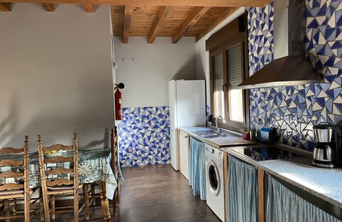 Candeleda Villa | Self catering Higueras y Olivos for 12 people
