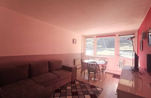 La Mongie Apartment | Ski-In/Ski-Out 6-Person Apt with Balcony, South-Facing, La Mongie