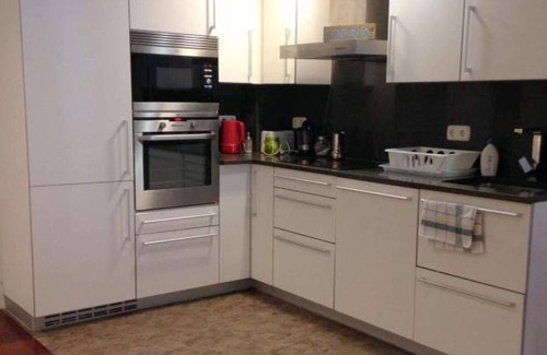 San Sebastian Centro Apartment | Spacious, Central and Authentic Family Apartment
