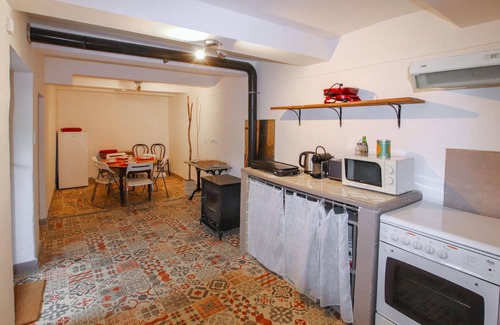 Eygalieres House | Stunning home in Eygalières with WiFi