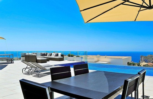 Cumbre del Sol Villa | Stunning private villa with WIFI, private pool, A/C, TV, terrace, panoramic view and parking