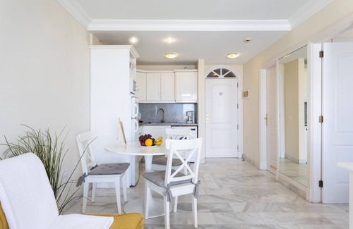 Los Gigantes Apartment | SUPERB LOCATION - PANORAMIC SEA & CLIFF VIEWS - WIFI - AIR CONDITIONING UNIT