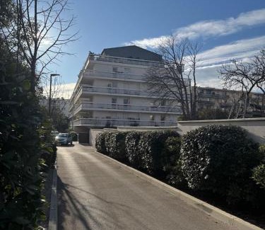 Saint-Martin Apartment | Superbe Appart 2ch, clim, terrasse, pkg, wifi, tv