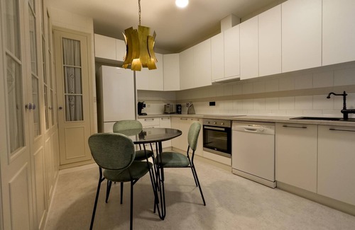 La Seu Apartment | Torres de Serranos, 2 Bedrooms,4 P+balcony in Ciutat Vella, in downtown Valencia